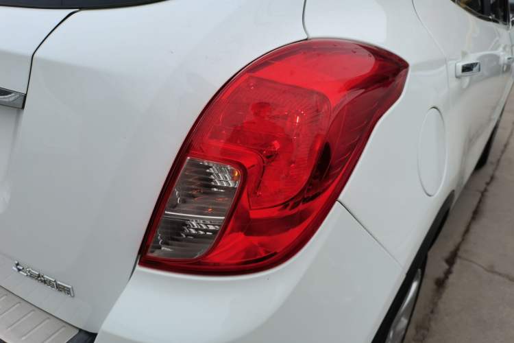 Used Buick Encore 2015 1.4T Automatic Two-Wheel Drive Urban Elite Version Right Rear Taillight