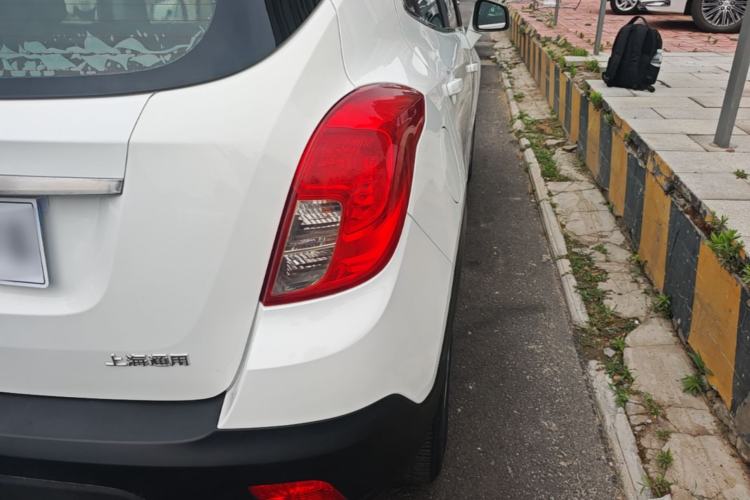Used Buick Encore 2015 1.4T Automatic Two-Wheel Drive Urban Elite Version Right Rear Taillight