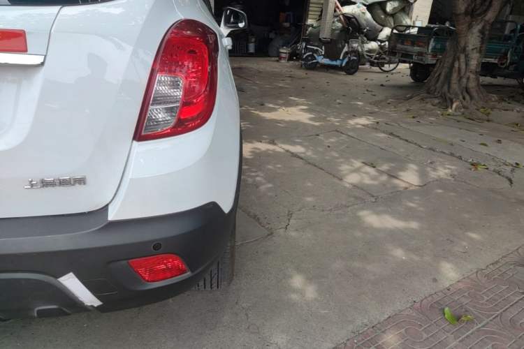 Used Buick Encore 2015 1.4T Automatic Two-Wheel Drive Urban Elite Version Right Rear Taillight