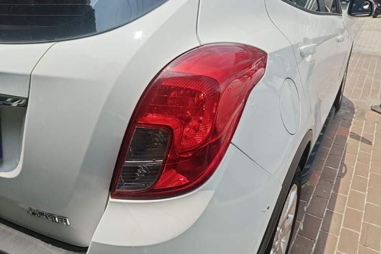 Used Buick Encore 2015 1.4T Automatic Two-Wheel Drive Urban Elite Version Right Rear Taillight