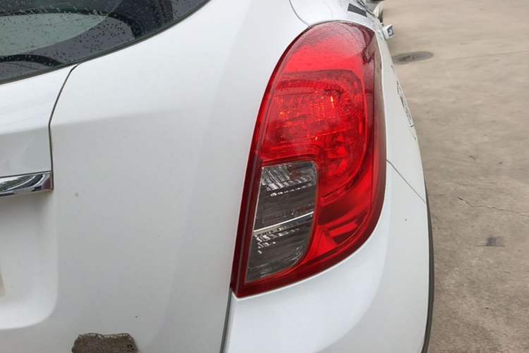 Used Buick Encore 2015 1.4T Automatic Two-Wheel Drive Urban Leading Model Right Rear Taillight