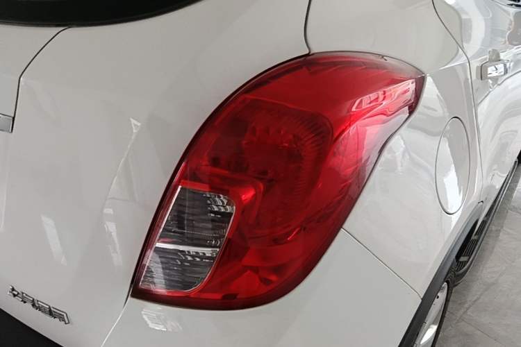 Used Buick Encore 2015 1.4T Automatic Two-Wheel Drive Urban Leading Model Right Rear Taillight
