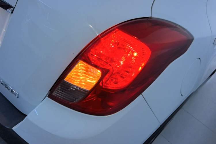 Used Buick Encore 2015 1.4T Automatic Two-Wheel Drive Urban Leading Model Right Rear Taillight