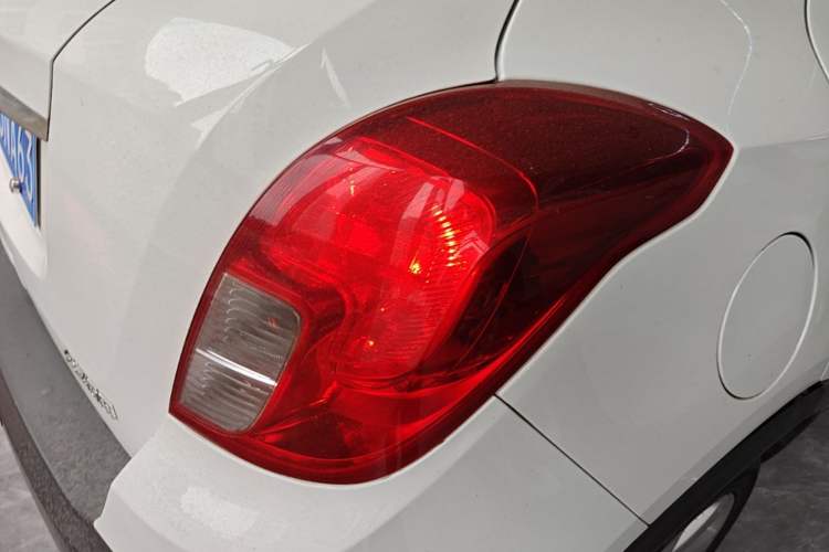 Used Buick Encore 2015 1.4T Automatic Two-Wheel Drive Urban Elite Version Right Rear Taillight
