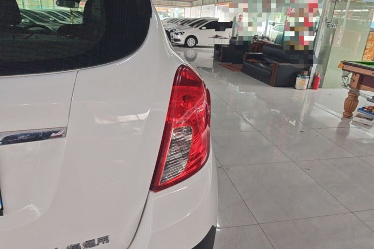 Used Buick Encore 2015 1.4T Manual Two-Wheel Drive Urban Advanced Model Right Rear Taillight