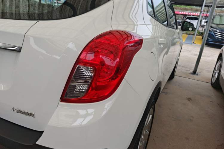 Used Buick Encore 2015 1.4T Automatic Two-Wheel Drive Urban Elite Version Right Rear Taillight