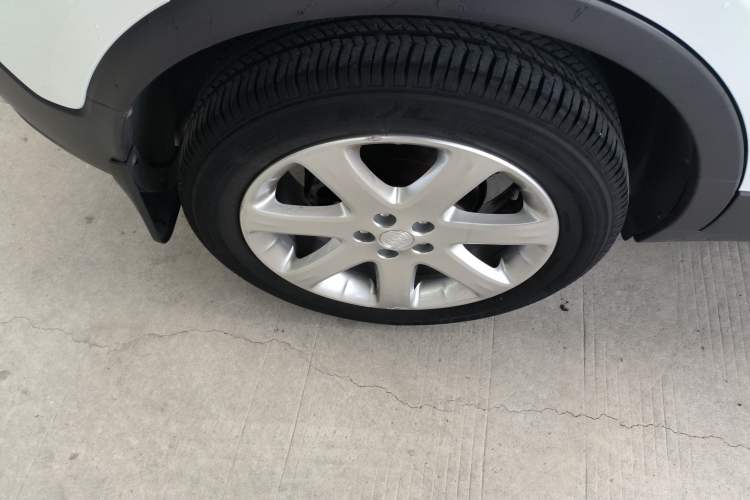 Used Buick Encore 2015 1.4T Automatic Two-Wheel Drive Urban Elite Version Right Rear Wheel Hub