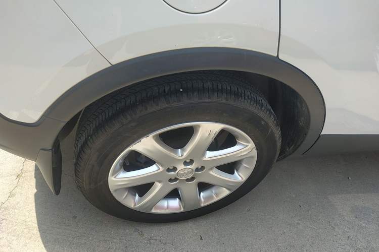 Used Buick Encore 2015 1.4T Automatic Two-Wheel Drive Urban Elite Version Right Rear Wheel Hub