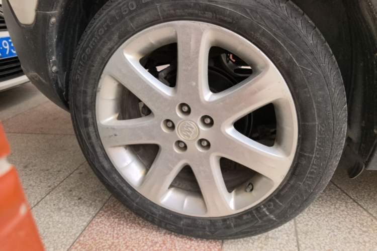 Used Buick Encore 2015 1.4T Automatic Two-Wheel Drive Urban Elite Version Right Rear Wheel Hub
