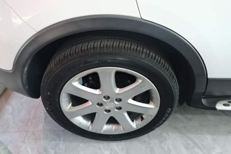 Used Buick Encore 2015 1.4T Automatic Two-Wheel Drive Urban Elite Version Right Rear Wheel Hub
