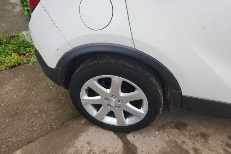Used Buick Encore 2015 1.4T Automatic Two-Wheel Drive Urban Elite Version Right Rear Wheel Hub