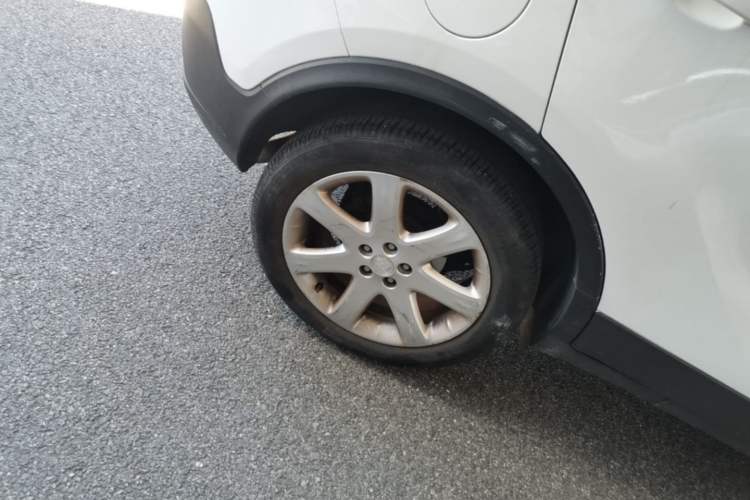 Used Buick Encore 2015 1.4T Automatic Two-Wheel Drive Urban Elite Version Right Rear Wheel Hub