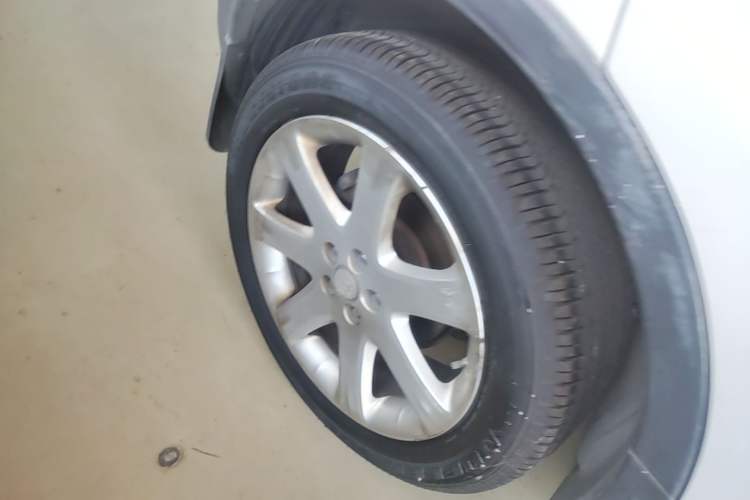 Used Buick Encore 2015 1.4T Automatic Two-Wheel Drive Urban Leading Model Right Rear Wheel Hub