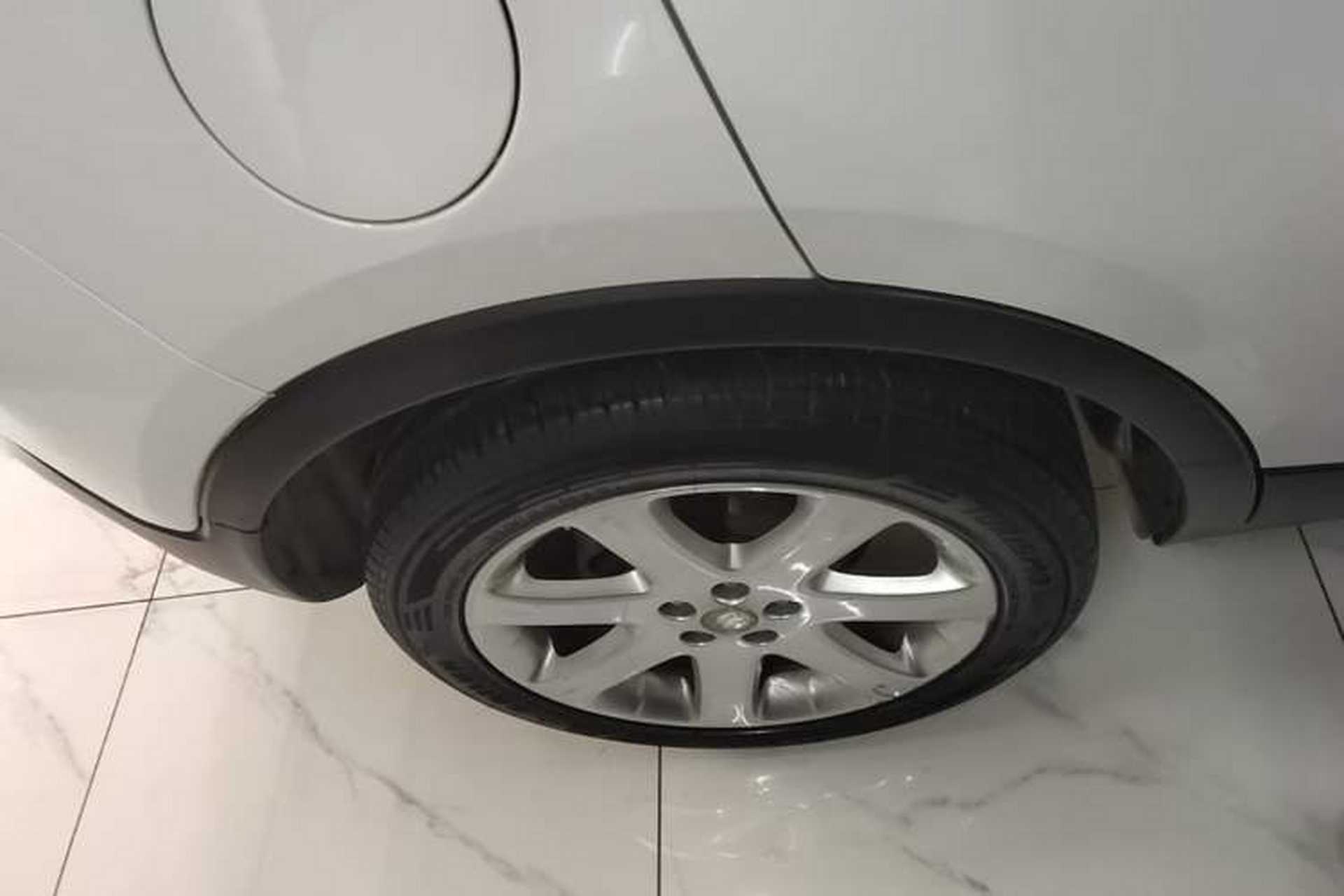 Used Buick Encore 2015 1.4T Automatic Two-Wheel Drive Urban Elite Version Right Rear Wheel Hub
