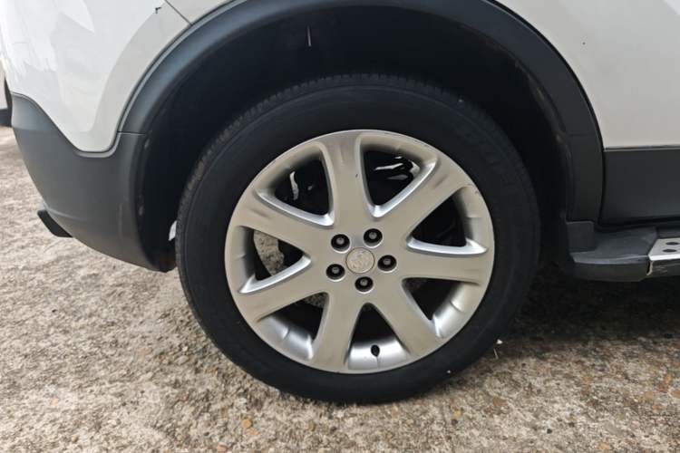 Used Buick Encore 2015 1.4T Automatic Two-Wheel Drive Urban Elite Version Right Rear Wheel Hub