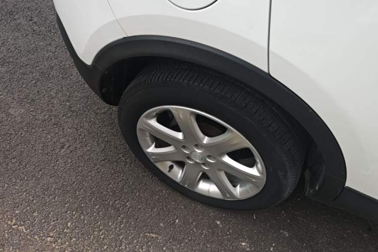 Used Buick Encore 2015 1.4T Automatic Two-Wheel Drive Urban Elite Version Right Rear Wheel Hub