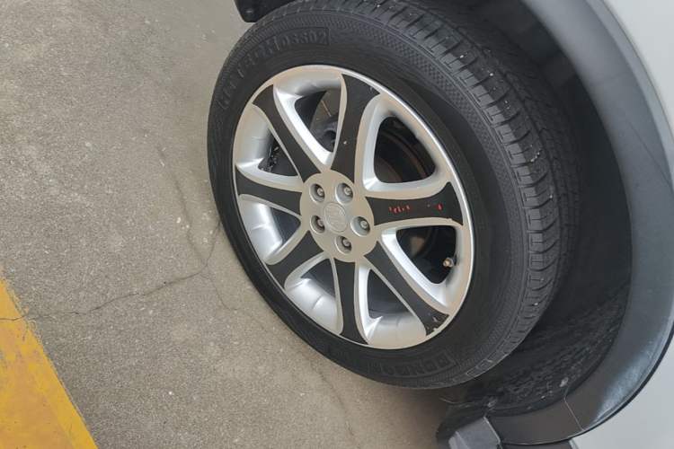 Used Buick Encore 2015 1.4T Automatic Two-Wheel Drive Urban Elite Version Right Rear Wheel Hub