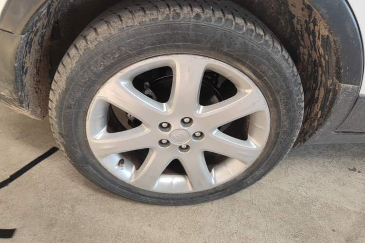 Used Buick Encore 2015 1.4T Manual Two-Wheel Drive Urban Advanced Model Right Rear Wheel Hub