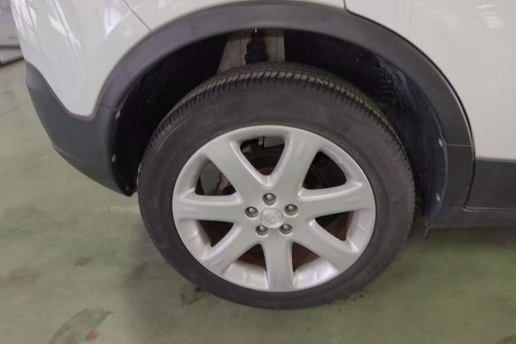 Used Buick Encore 2015 1.4T Automatic Two-Wheel Drive Urban Elite Version Right Rear Wheel Hub