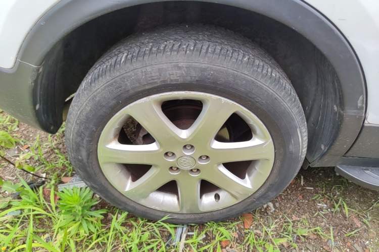 Used Buick Encore 2015 1.4T Automatic Two-Wheel Drive Urban Elite Version Right Rear Wheel Hub