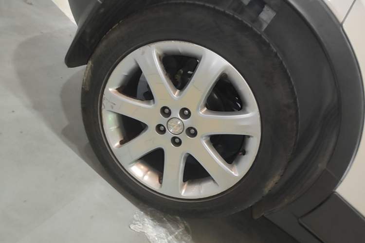 Used Buick Encore 2015 1.4T Automatic Two-Wheel Drive Urban Elite Version Right Rear Wheel Hub