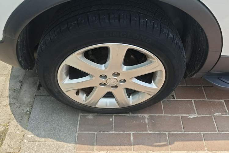 Used Buick Encore 2015 1.4T Automatic Two-Wheel Drive Urban Elite Version Right Rear Wheel Hub