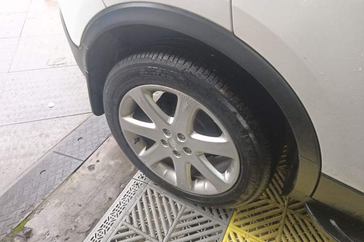 Used Buick Encore 2015 1.4T Automatic Two-Wheel Drive Urban Elite Version Right Rear Wheel Hub