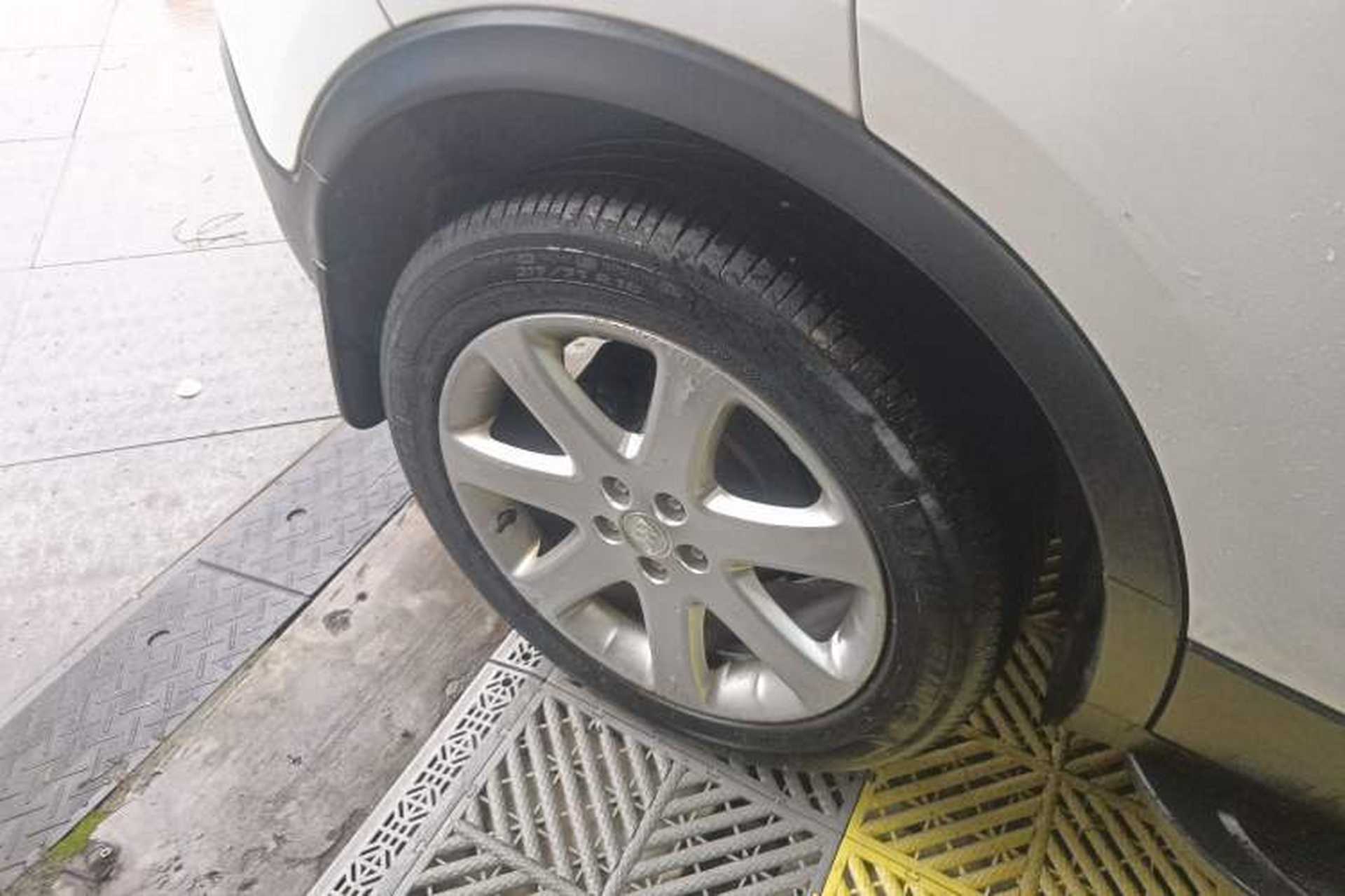 Used Buick Encore 2015 1.4T Automatic Two-Wheel Drive Urban Elite Version Right Rear Wheel Hub