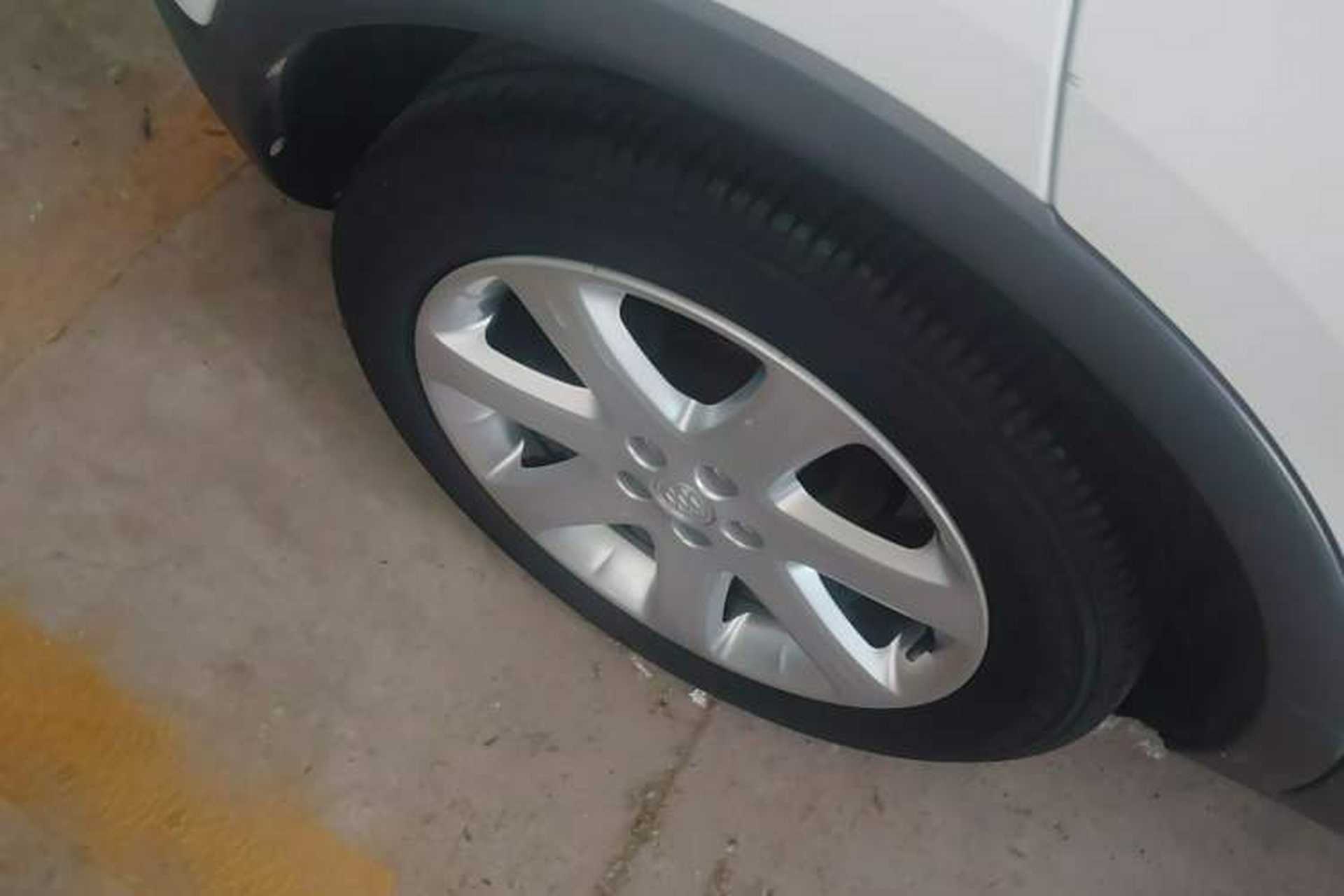 Used Buick Encore 2015 1.4T Manual Two-Wheel Drive Urban Advanced Model Right Rear Wheel Hub