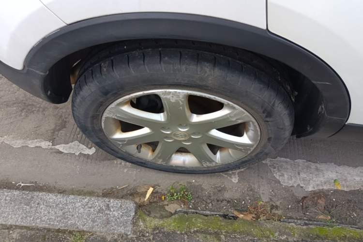 Used Buick Encore 2015 1.4T Automatic Two-Wheel Drive Urban Elite Version Right Rear Wheel Hub