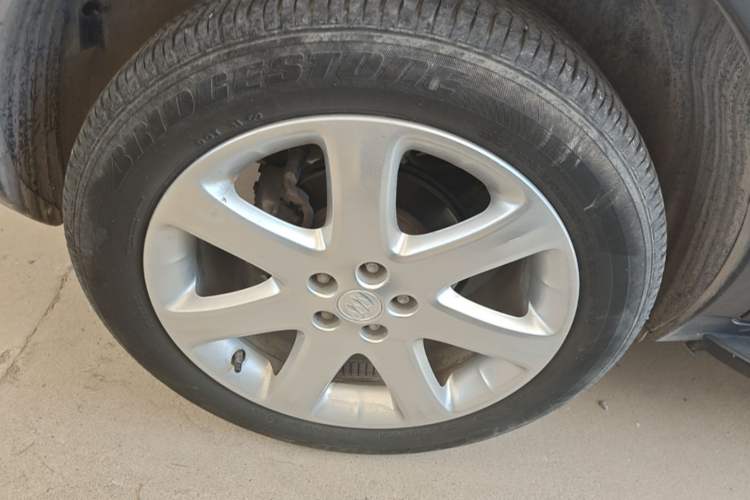 Used Buick Encore 2015 1.4T Automatic Two-Wheel Drive Urban Elite Version Right Rear Wheel Hub
