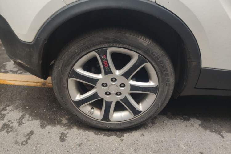 Used Buick Encore 2015 1.4T Automatic Two-Wheel Drive Urban Leading Model Right Rear Wheel Hub