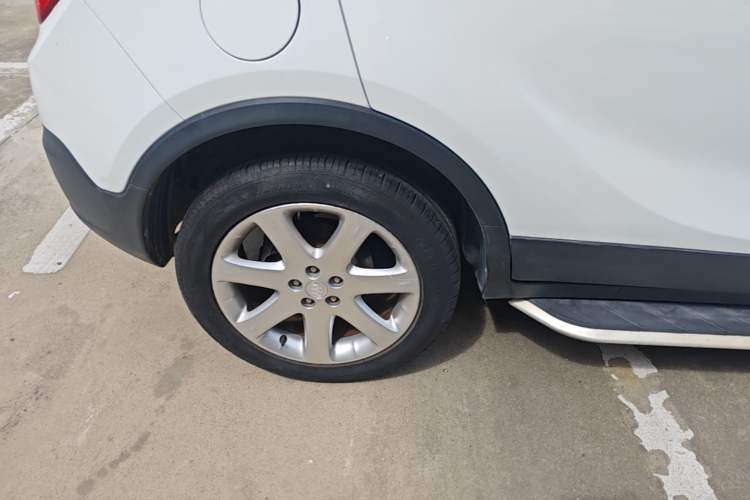 Used Buick Encore 2015 1.4T Manual Two-Wheel Drive Urban Advanced Model Right Rear Wheel Hub