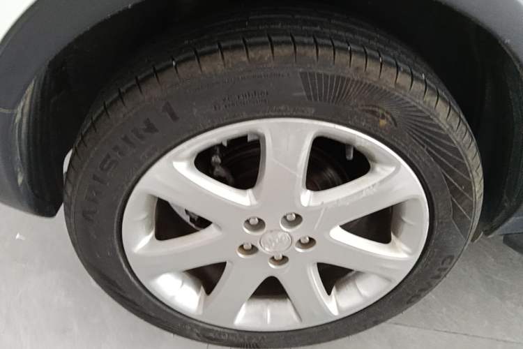 Used Buick Encore 2015 1.4T Automatic Two-Wheel Drive Urban Leading Model Right Rear Wheel Hub