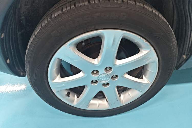 Used Buick Encore 2015 1.4T Automatic Two-Wheel Drive Urban Elite Version Right Rear Wheel Hub
