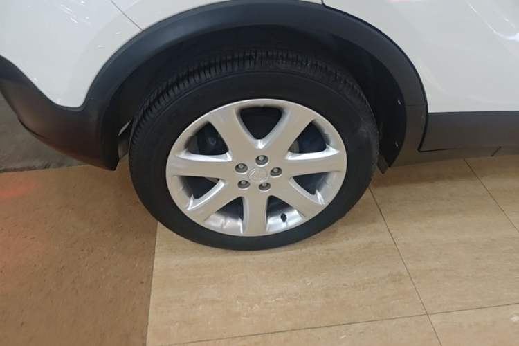 Used Buick Encore 2015 1.4T Automatic Two-Wheel Drive Urban Elite Version Right Rear Wheel Hub