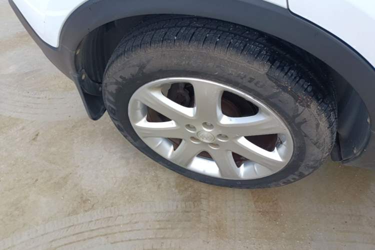 Used Buick Encore 2015 1.4T Automatic Two-Wheel Drive Urban Elite Version Right Rear Wheel Hub