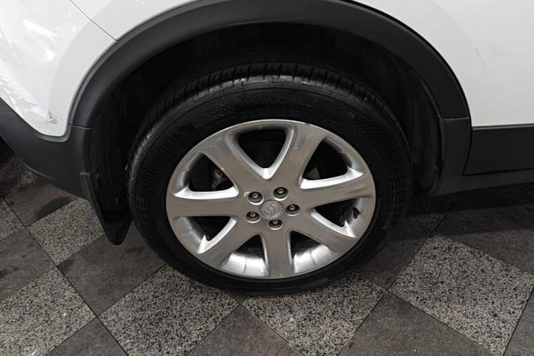 Used Buick Encore 2015 1.4T Automatic Two-Wheel Drive Urban Elite Version Right Rear Wheel Hub