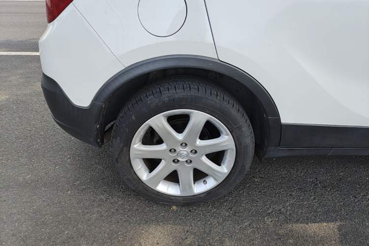 Used Buick Encore 2015 1.4T Automatic Two-Wheel Drive Urban Elite Version Right Rear Wheel Hub
