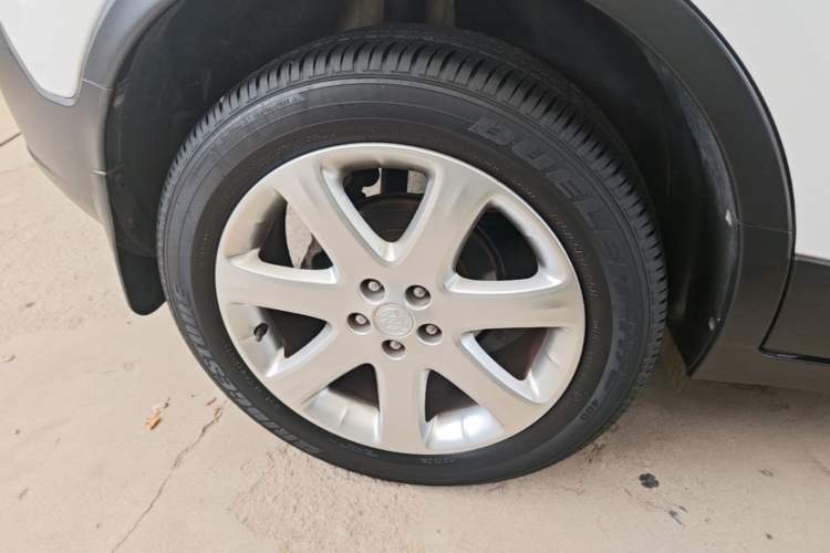 Used Buick Encore 2015 1.4T Automatic Two-Wheel Drive Urban Elite Version Right Rear Wheel Hub