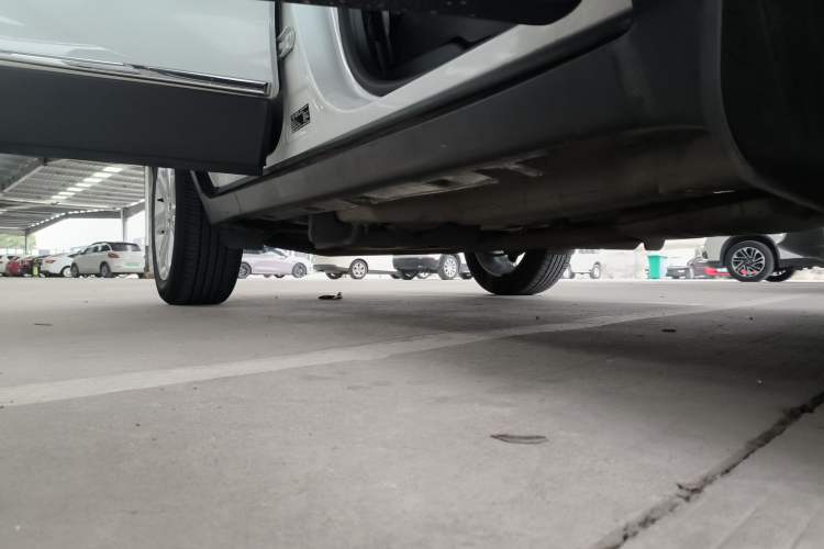 Used Buick Encore 2015 1.4T Automatic Two-Wheel Drive Urban Elite Version Right Side Sill