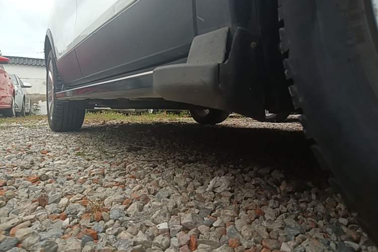 Used Buick Encore 2015 1.4T Automatic Two-Wheel Drive Urban Elite Version Right Side Sill