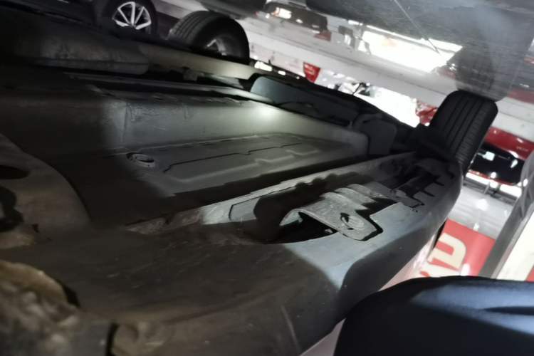Used Buick Encore 2015 1.4T Automatic Two-Wheel Drive Urban Elite Version Right Side Sill
