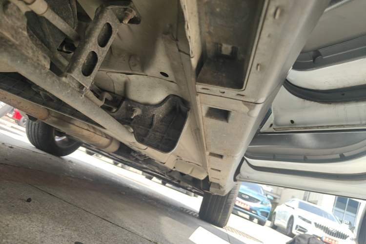 Used Buick Encore 2015 1.4T Automatic Two-Wheel Drive Urban Elite Version Right Side Sill