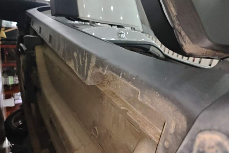 Used Buick Encore 2015 1.4T Automatic Two-Wheel Drive Urban Elite Version Right Side Sill