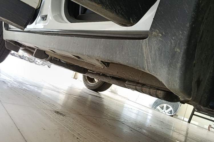 Used Buick Encore 2015 1.4T Automatic Two-Wheel Drive Urban Elite Version Right Side Sill