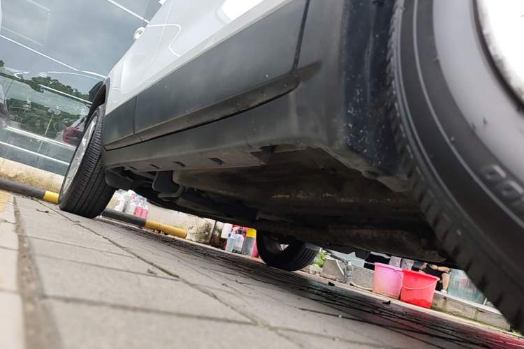 Used Buick Encore 2015 1.4T Automatic Two-Wheel Drive Urban Elite Version Right Side Sill