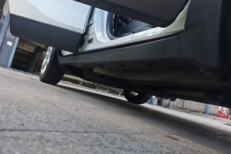 Used Buick Encore 2015 1.4T Automatic Two-Wheel Drive Urban Elite Version Right Side Sill
