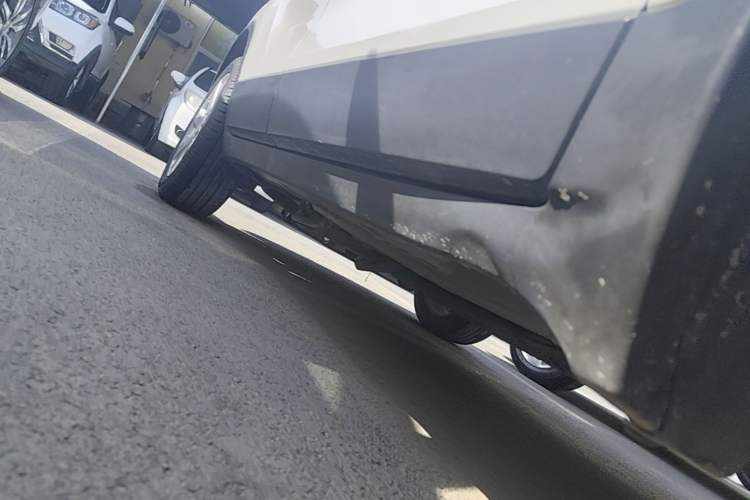 Used Buick Encore 2015 1.4T Automatic Two-Wheel Drive Urban Elite Version Right Side Sill