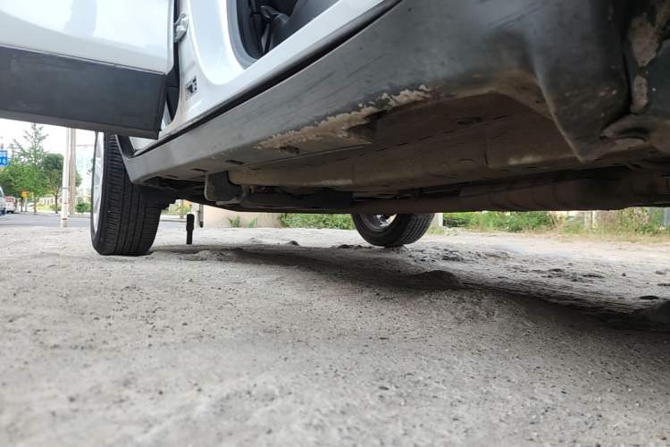 Used Buick Encore 2015 1.4T Manual Two-Wheel Drive Urban Advanced Model Right Side Sill